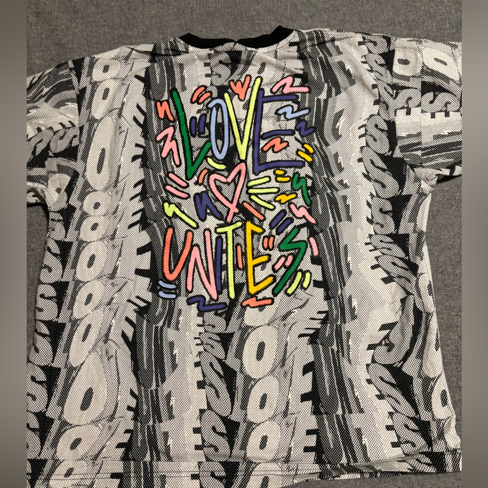 adidas‎ LOVE UNITES DOODLE PRINT TEE (GENDER NEUTRAL) Size M